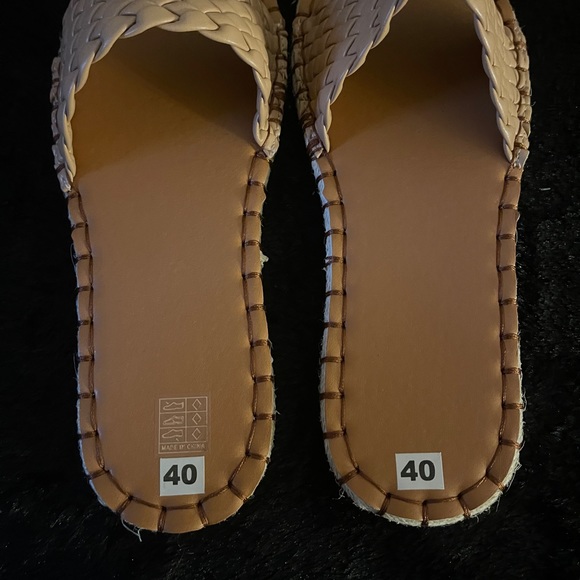 NWOT BRAIDED WOMENS (40) (US 9) SANDAL NUDE - Picture 3 of 9
